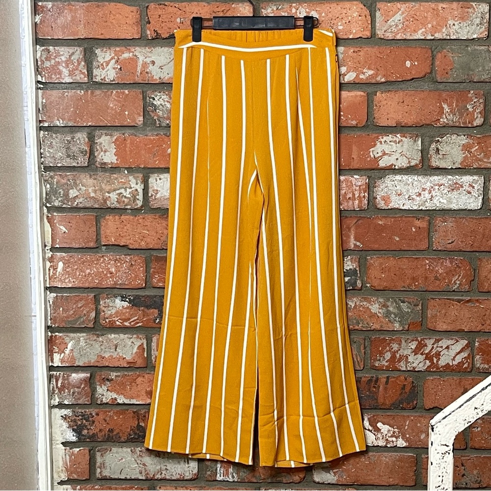 EUC Women’s Wide Leg Pants Yellow and White Large